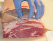 カナダポークのカッティング実演